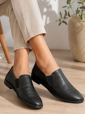 Gentle Souls by Kenneth Cole Loafers Women 7,5 Black Leather Slip On Comfy Shoes